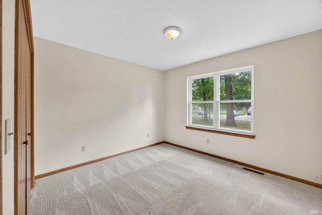 10449 Charles Street, Osceola, IN 46561