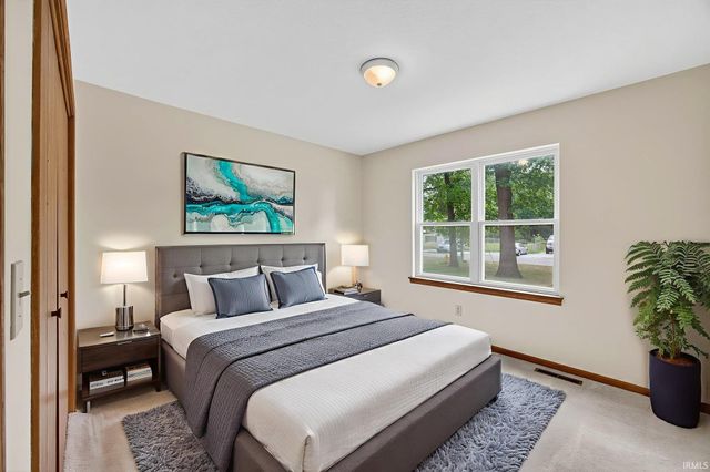 10449 Charles Street, Osceola, IN 46561