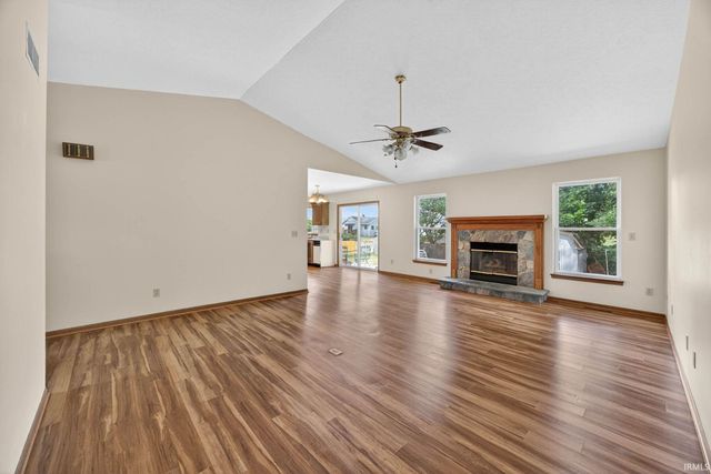 10449 Charles Street, Osceola, IN 46561