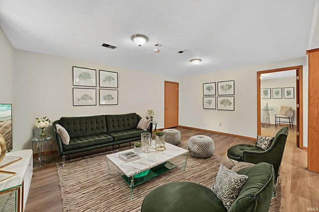 10449 Charles Street, Osceola, IN 46561