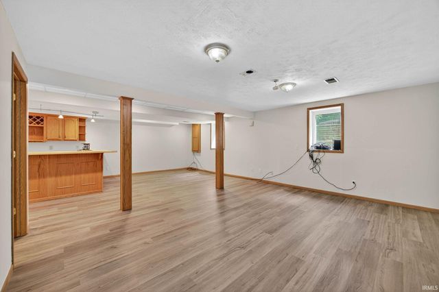 10449 Charles Street, Osceola, IN 46561