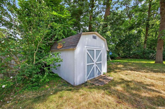 10449 Charles Street, Osceola, IN 46561