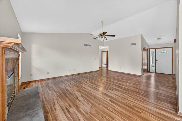 10449 Charles Street, Osceola, IN 46561