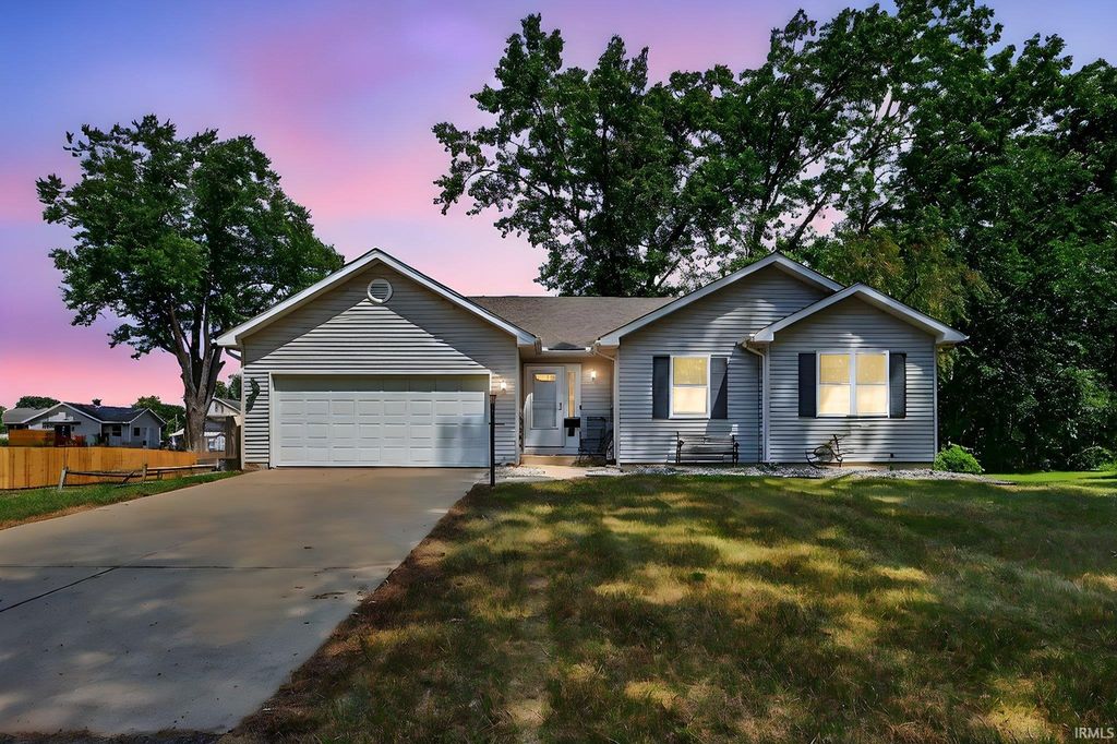 10449 Charles Street, Osceola, IN 46561