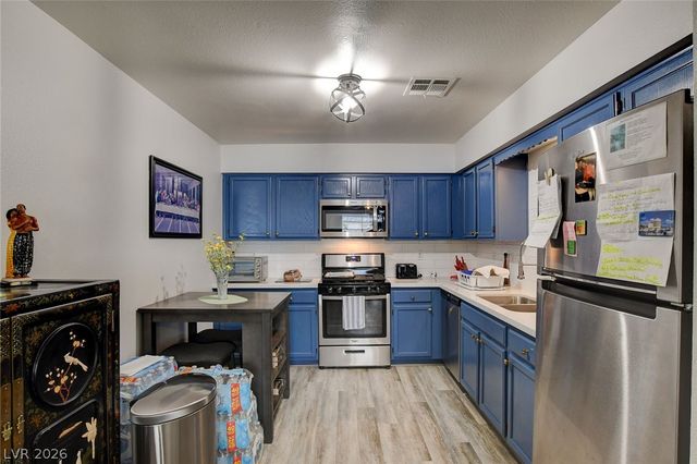 2128 Chertsey Drive D, Las Vegas, NV 89108