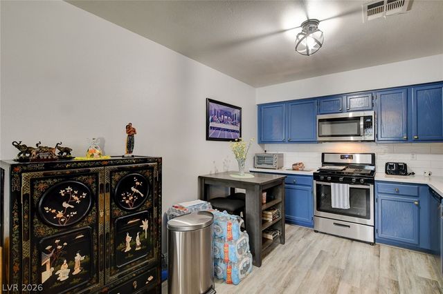 2128 Chertsey Drive D, Las Vegas, NV 89108