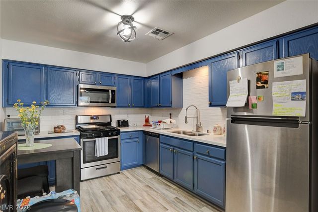 2128 Chertsey Drive D, Las Vegas, NV 89108