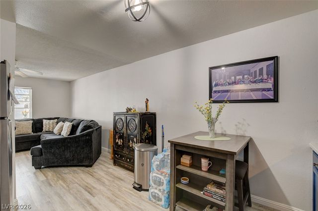 2128 Chertsey Drive D, Las Vegas, NV 89108