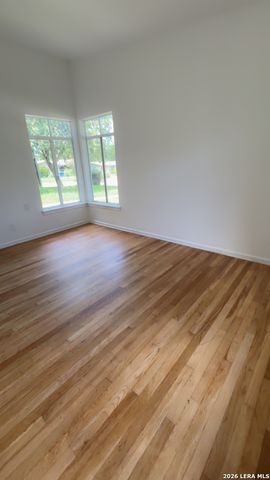 102 Cyril, San Antonio, TX 78218