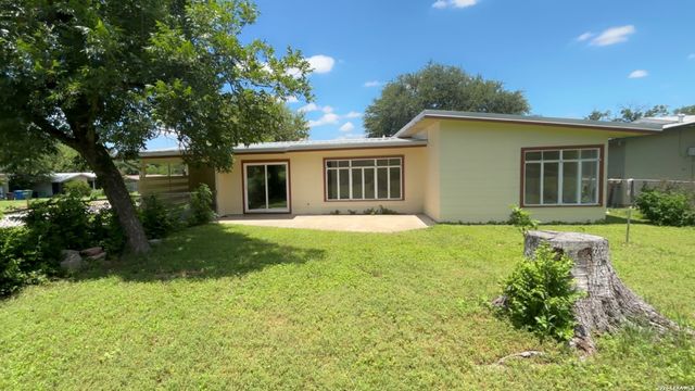102 Cyril, San Antonio, TX 78218