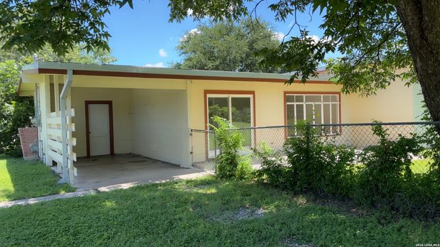 102 Cyril, San Antonio, TX 78218