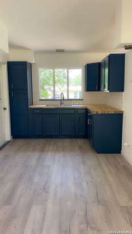 102 Cyril, San Antonio, TX 78218