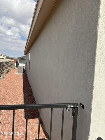 14576 Faxon Yucca Avenue, Horizon City, TX 79928