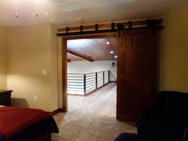 1055 E Branding Iron, Weimar, TX 78962