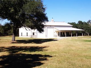 1055 E Branding Iron, Weimar, TX 78962