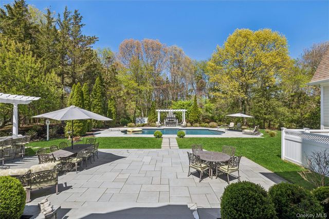 503 Cold Spring Road, Laurel Hollow, NY 11791