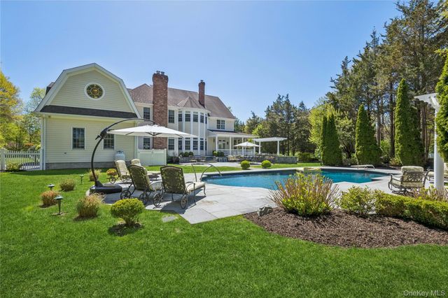 503 Cold Spring Road, Laurel Hollow, NY 11791