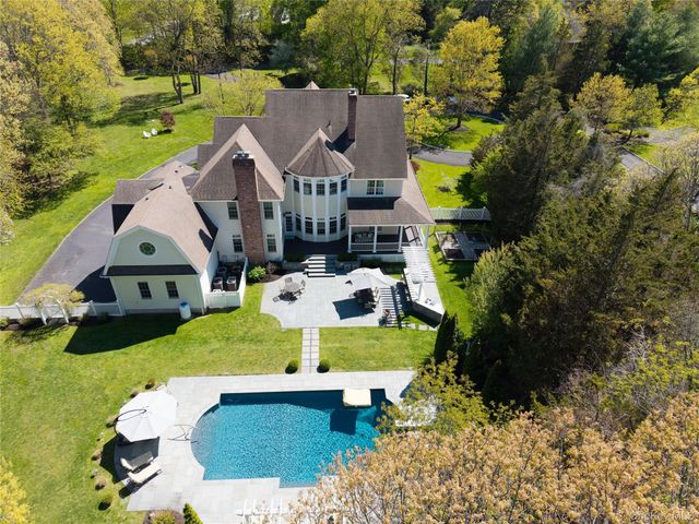 503 Cold Spring Road, Laurel Hollow, NY 11791