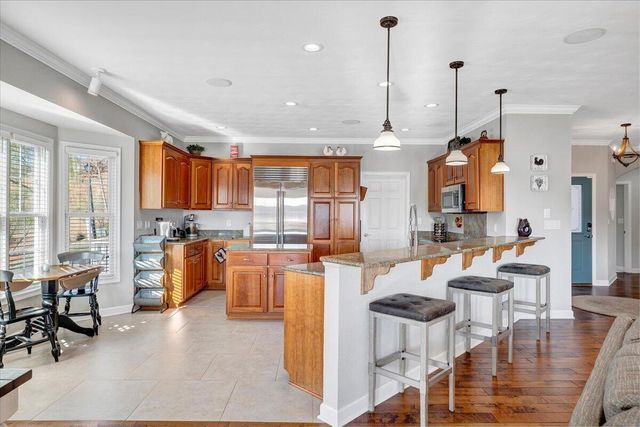 97 Lighthouse LN, Moneta, VA 24121