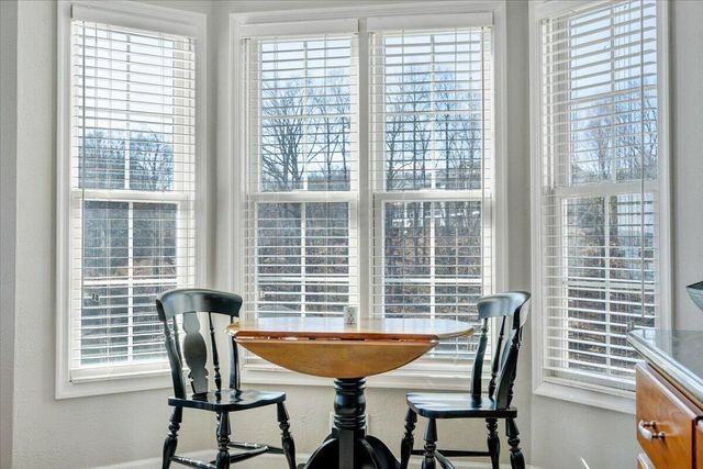 97 Lighthouse LN, Moneta, VA 24121