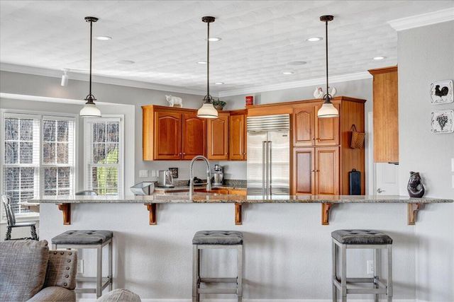 97 Lighthouse LN, Moneta, VA 24121