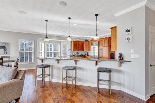 97 Lighthouse LN, Moneta, VA 24121