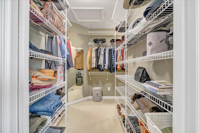 97 Lighthouse LN, Moneta, VA 24121