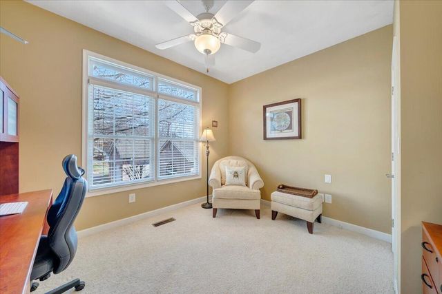 97 Lighthouse LN, Moneta, VA 24121