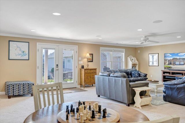 97 Lighthouse LN, Moneta, VA 24121