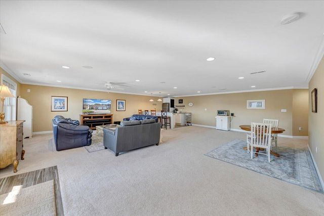 97 Lighthouse LN, Moneta, VA 24121