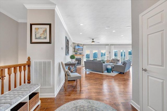 97 Lighthouse LN, Moneta, VA 24121