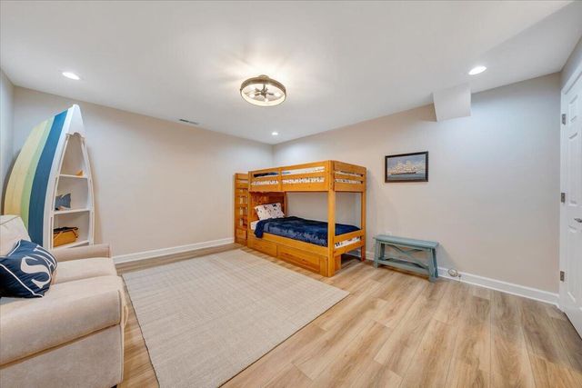 97 Lighthouse LN, Moneta, VA 24121