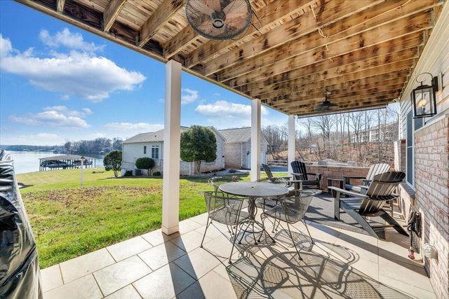 97 Lighthouse LN, Moneta, VA 24121