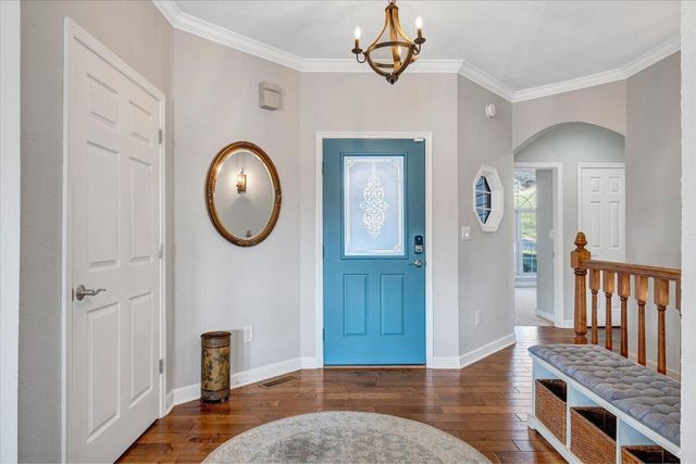 97 Lighthouse LN, Moneta, VA 24121