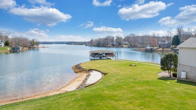 97 Lighthouse LN, Moneta, VA 24121