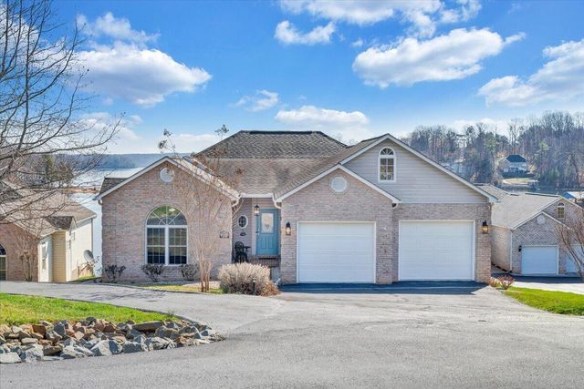 97 Lighthouse LN, Moneta, VA 24121