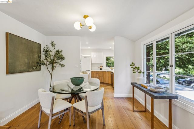 6465 Pinehaven Rd, Oakland, CA 94611