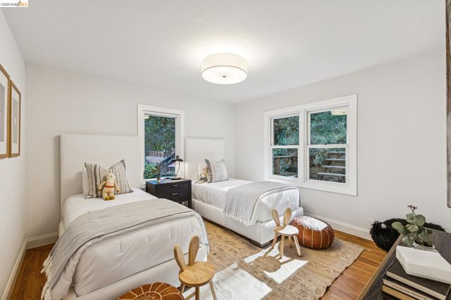 6465 Pinehaven Rd, Oakland, CA 94611