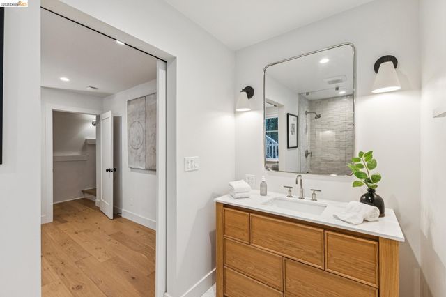 6465 Pinehaven Rd, Oakland, CA 94611