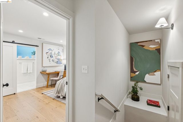 6465 Pinehaven Rd, Oakland, CA 94611