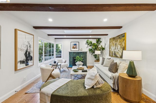 6465 Pinehaven Rd, Oakland, CA 94611