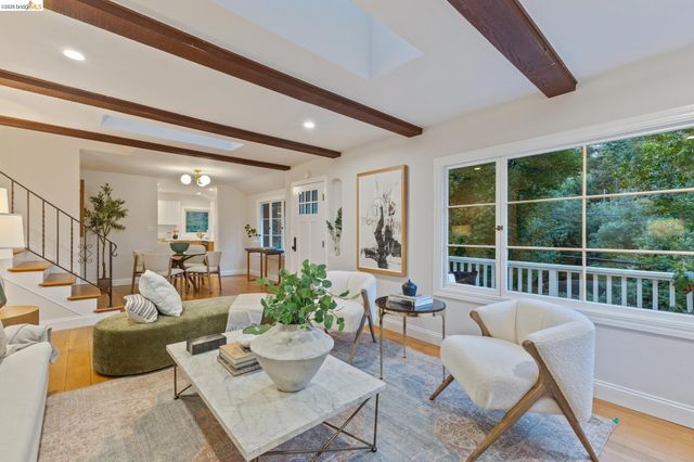 6465 Pinehaven Rd, Oakland, CA 94611
