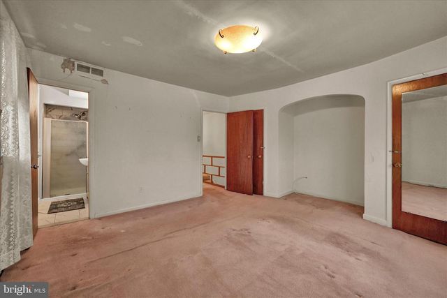 1826 FOX CHASE RD, Philadelphia, PA 19152