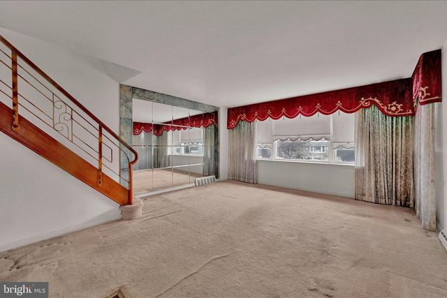 1826 FOX CHASE RD, Philadelphia, PA 19152