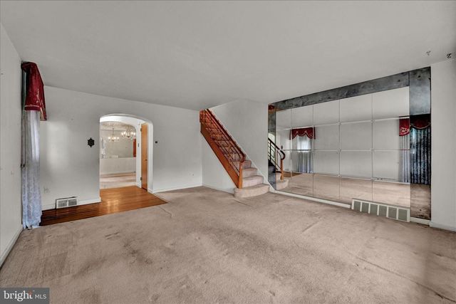 1826 FOX CHASE RD, Philadelphia, PA 19152