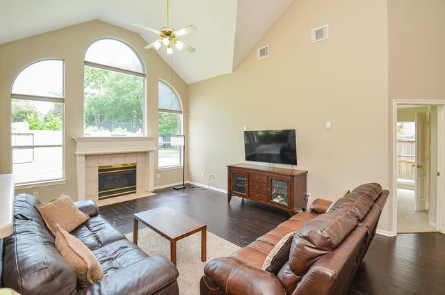 206 Wild Oak Run, Houston, TX 77094