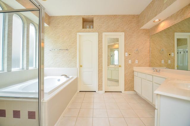 206 Wild Oak Run, Houston, TX 77094