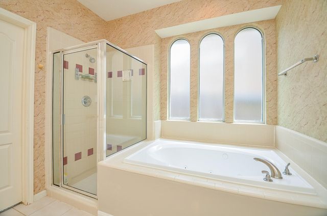 206 Wild Oak Run, Houston, TX 77094