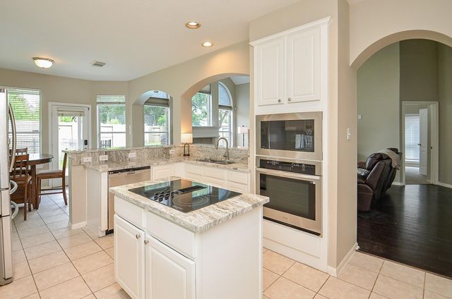 206 Wild Oak Run, Houston, TX 77094