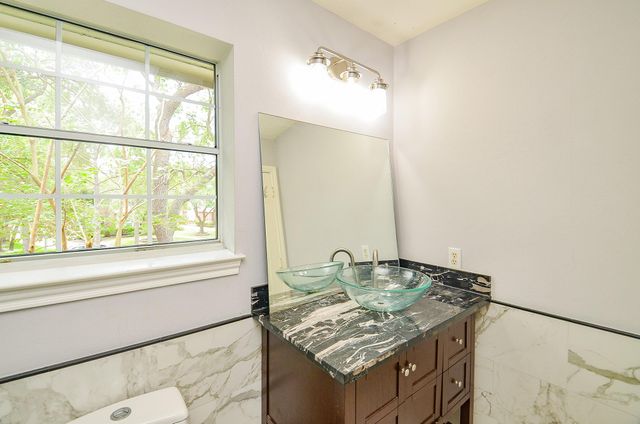 206 Wild Oak Run, Houston, TX 77094